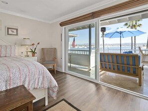 3 bedrooms, iron/ironing board, travel crib, free WiFi