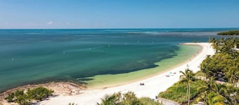 Beach Nuts'Single Family, privat pool och båt Dock, walk-in tidvatten alkov