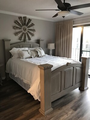 3 bedrooms, iron/ironing board, WiFi, bed sheets - A large 3 bedroom 3 bath. Book now! (Panama City Beach)
