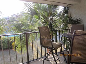 Outdoor dining - A large 3 bedroom 3 bath. Book now! (Panama City Beach)
