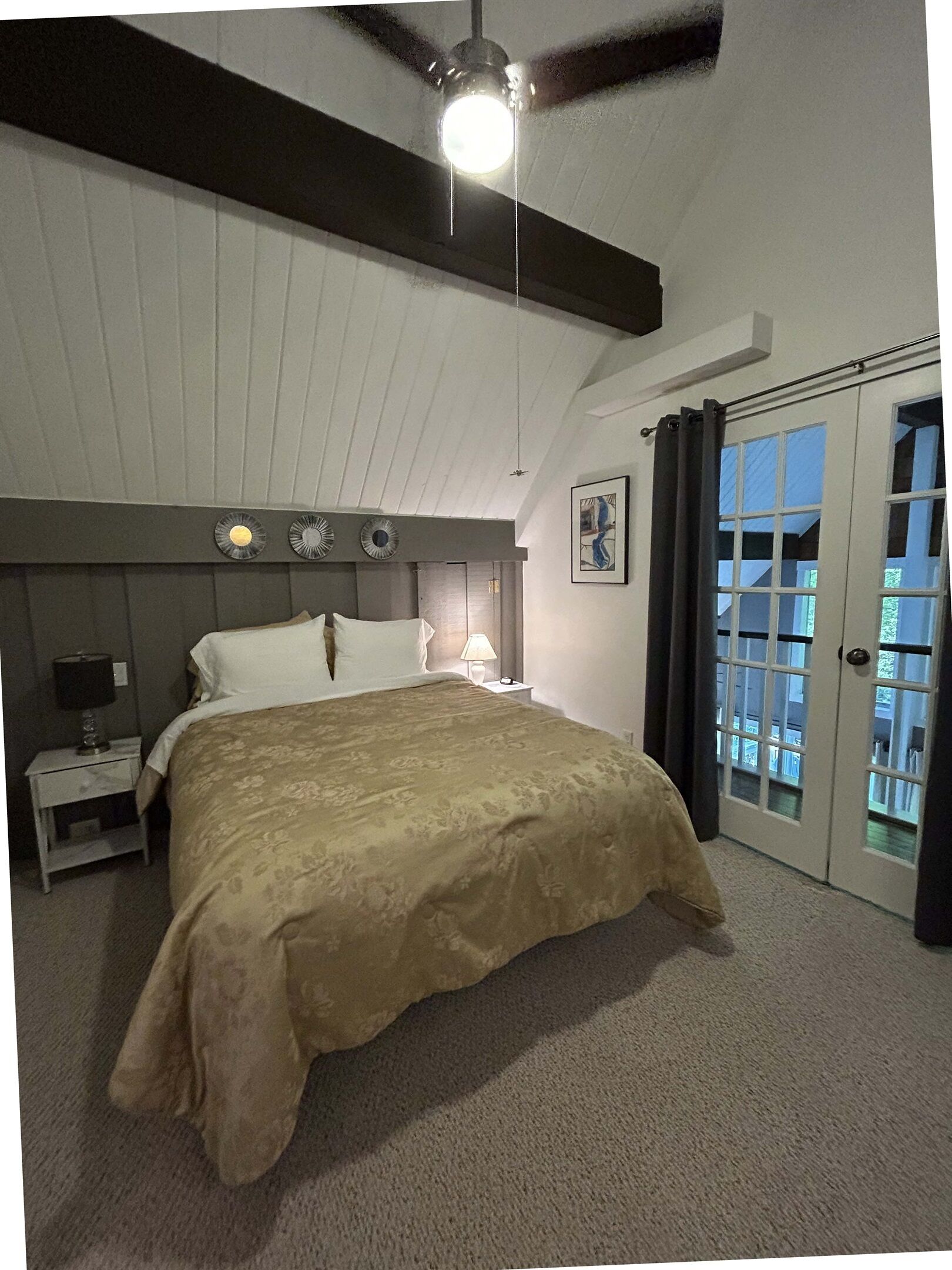 3 bedrooms, iron/ironing board, travel crib, WiFi