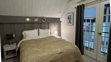 3 bedrooms, iron/ironing board, travel crib, WiFi