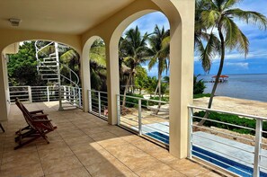 Property grounds - Ocean Front Villa 3 BR / 3 Bath with Pool (San Pedro)