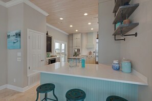 Fridge, microwave, oven, stovetop - 🌴 Beach Getaway 🌴 Steps to Beach w/ Pool + Sleeps 22 + Gulf Views (Pensacola Beach)