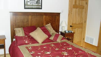 4 bedrooms, desk, iron/ironing board, free WiFi