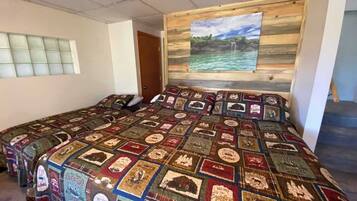 3 bedrooms, travel cot, free WiFi, bed sheets