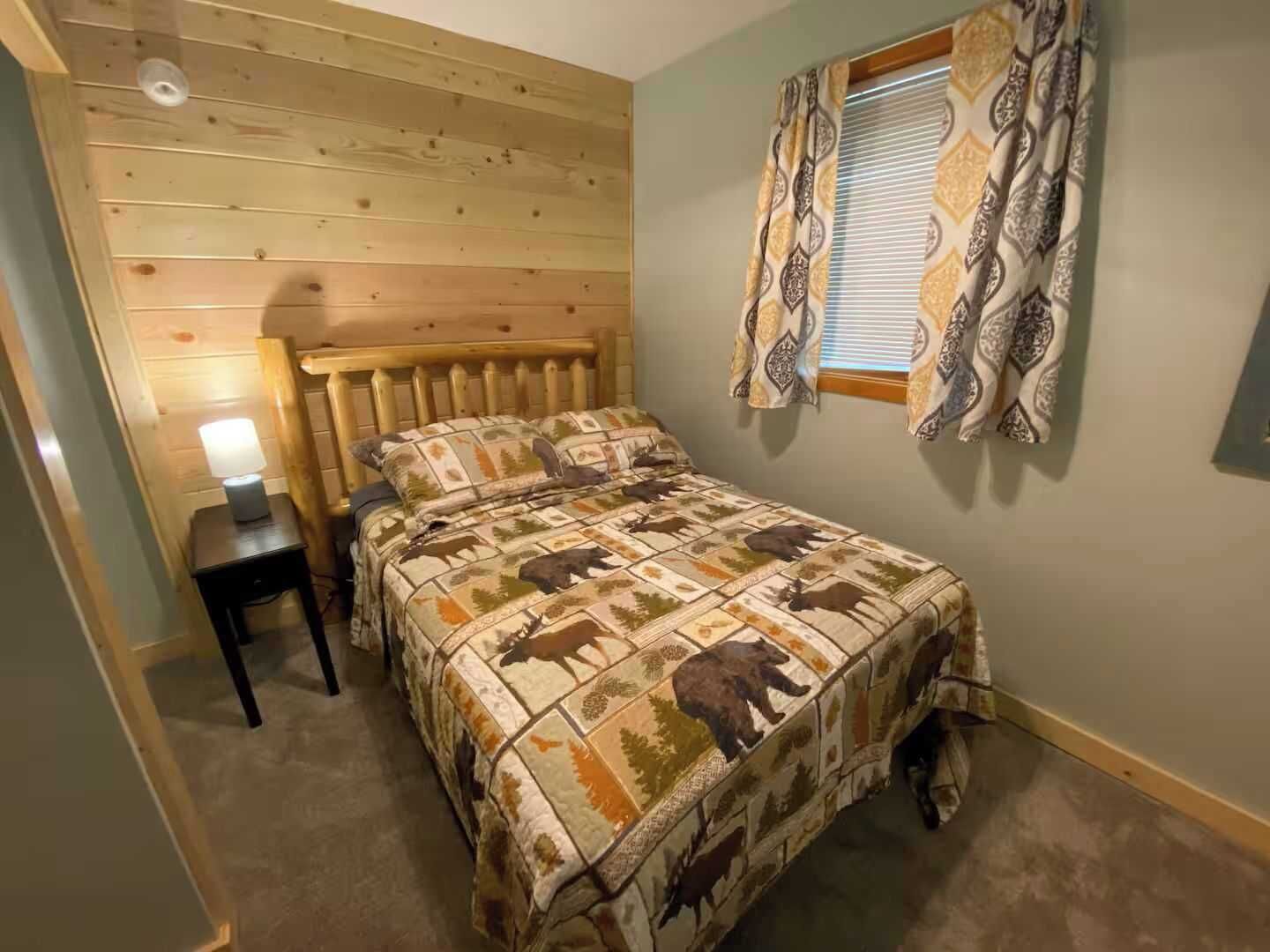 3 bedrooms, travel cot, free WiFi, bed sheets