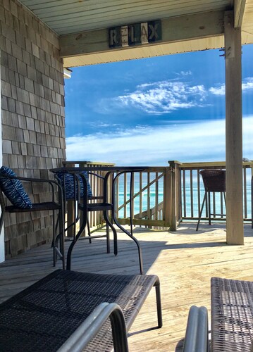 OCEANFRONT PENTHOUSE 2BR,2BA with POOL!  Incredible Beach Property 🌅!