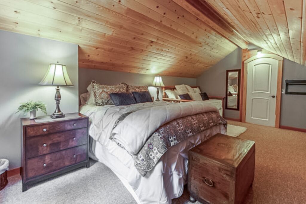 3 makuuhuonetta, silitysrauta/-lauta, ilmainen Wi-Fi, vuodevaatteet