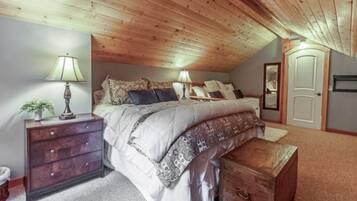 3 makuuhuonetta, silitysrauta/-lauta, ilmainen Wi-Fi, vuodevaatteet