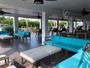 Outdoor dining - Sea View Farm Style Ocean front Condo Views (Tavernier)