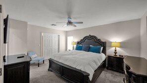 5 bedrooms, desk, iron/ironing board, travel cot