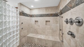 Baignoire, serviettes fournies