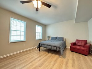 4 bedrooms, free WiFi, bed sheets