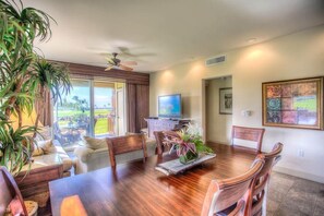 Interior - Hali'i Kai 12E: Beautiful Oceanview Villa w/Resort Pool, Spa, BBQ, AC & Lanai (Waikoloa)