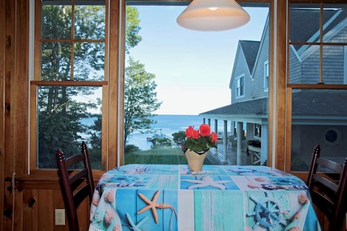 Come and enjoy our Boothbay Cottage