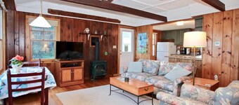 Come and enjoy our Boothbay Cottage