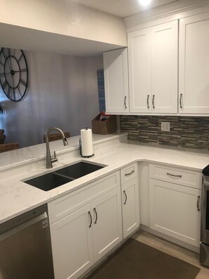 Fridge, microwave, oven, stovetop - Siesta Key-Siesta Dunes-Beautiful Condo with partial view of the Gulf of America (Siesta Key)