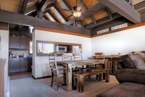 Unclassified image, 2 of 8, button