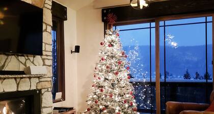 Newer Luxury Home, minutes from Breckenridge, Indoor Hot Tub, Mountain Views