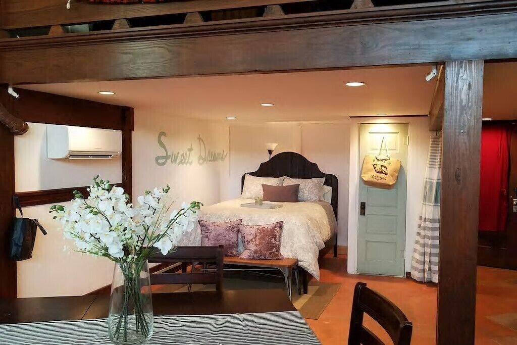 Waterfront Loft Getaway @ Historic Downtown Freeport