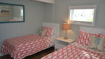 3 bedrooms, desk, iron/ironing board, travel crib