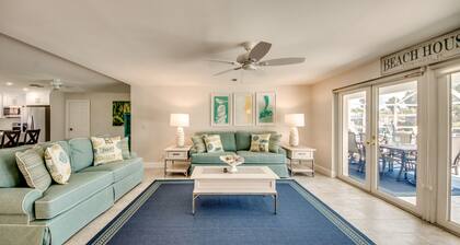 ¡NUEVO! Tina caliente, piscina climatizada, acceso al golfo SW, 4 habitaciones, capacidad para 8