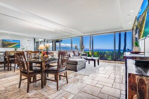 Dining - Oceanfront and Sunset Views: Beautiful remodeled Ground Floor Condo - The Mahana (Lahaina)