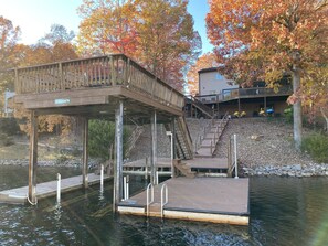 Property grounds - Summer's Coming - - Book Your 2026 Stay Today! (Huddleston)