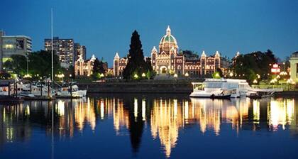 WINTER IN VICTORIA! WATRFRNT DWNTWN WEST BALC, KING BDRM: $2890/M, 90 DAY MIN,