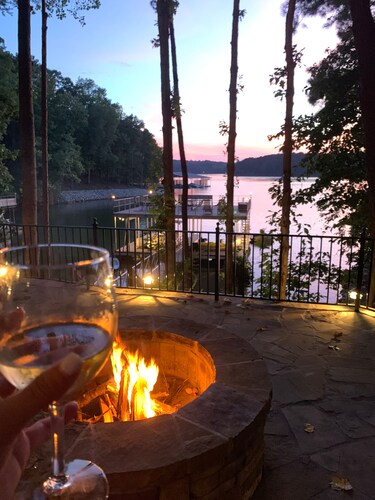 Magnificent Lake Lanier Home-Indonesian Decor-Huge Party Dock