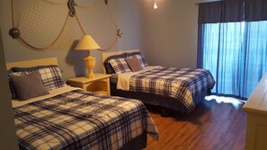2 slaapkamers, een strijkplank/strijkijzer, gratis wifi, beddengoed