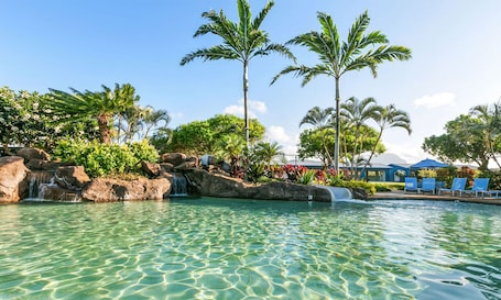 Pool. Rare Find w/ 2 AC! Newly renovated condo #128, ground flr, 3-4 min walk to beach