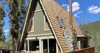 Upea Chalet 1/2 kilometrin päässä Main Street, Great Location