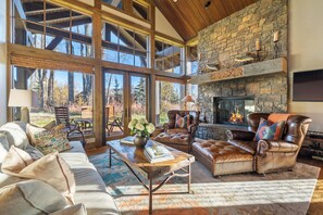 Smart TV, fireplace, DVD player - Cozy Cabin Mtn Views Proximity to Everything w Jackson Hole Property Management (Jackson)