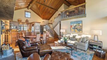 Smart TV, fireplace, DVD player