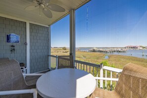Outdoor dining - Stay at Sail Away - Riverfront Views (Folly Beach)