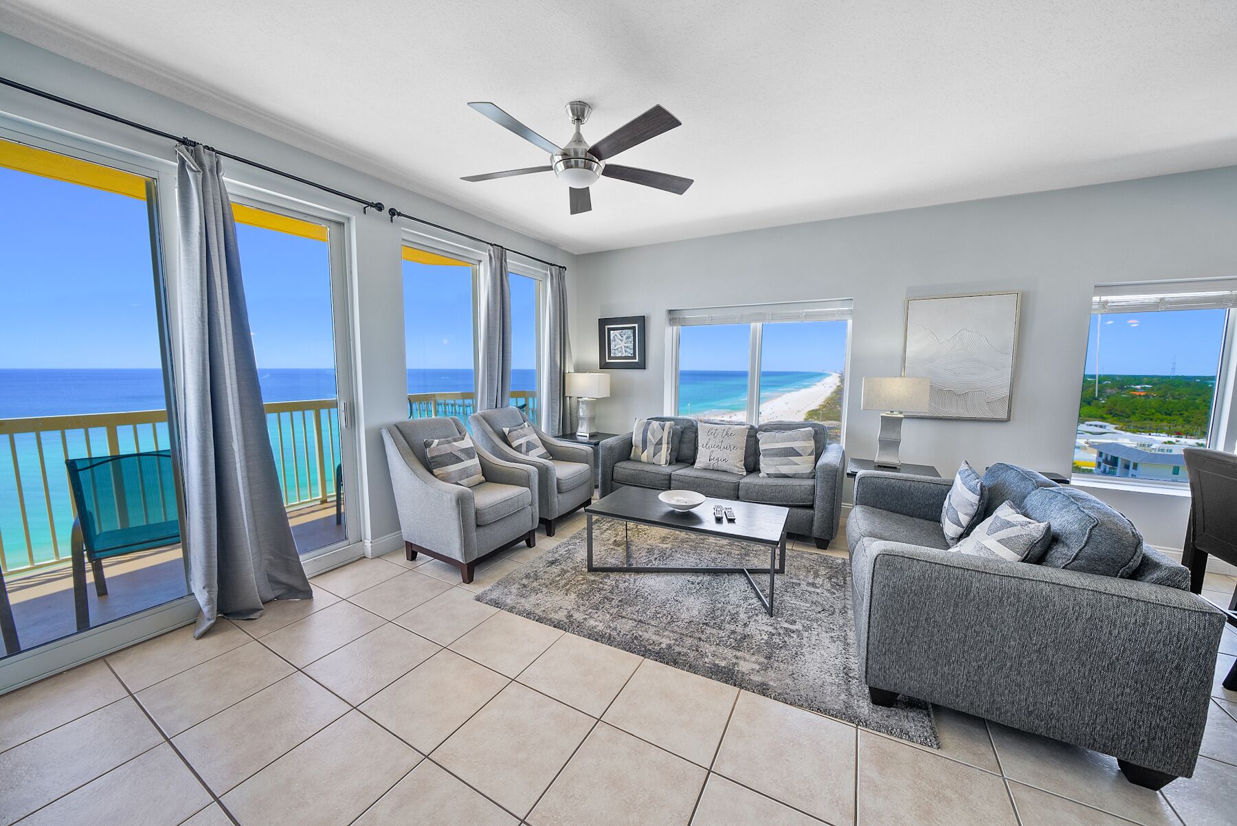 Calypso1209 West Corner 3Bd, 3BA, 2 Sets of Beach Chairs in Season!