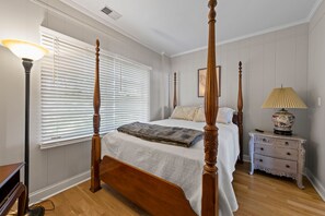 5 Schlafzimmer, Bügeleisen/Bügelbrett, WLAN, Bettwäsche