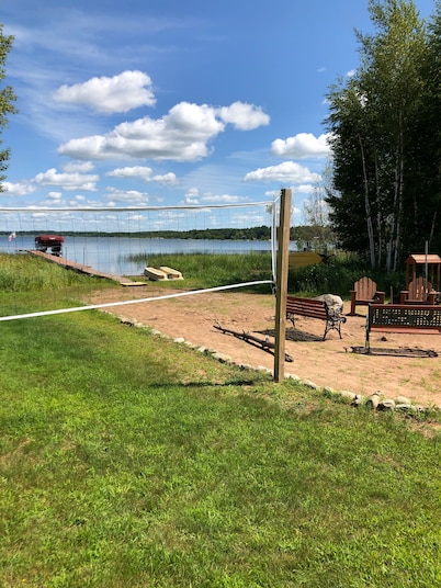 Waterfront Cabin With Sand Beach On Pristine Shell Lake