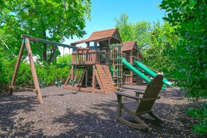 Children's area - Scenic Smoky Mountain Views From This Luxurious *Top Floor* Owner Managed Condo (Pigeon Forge)