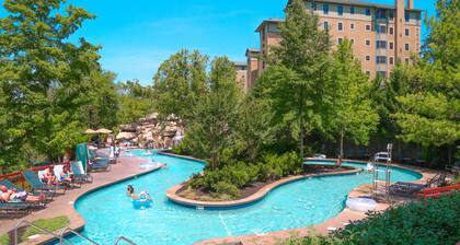 Scenic Smoky Mountain Views From This Luxurious *Top Floor* Owner Managed Condo