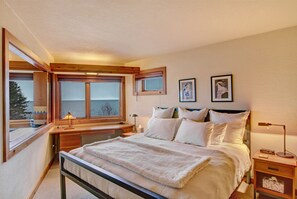 1 soverom, skrivebord, strykejern/-brett og wi-fi (inkludert)