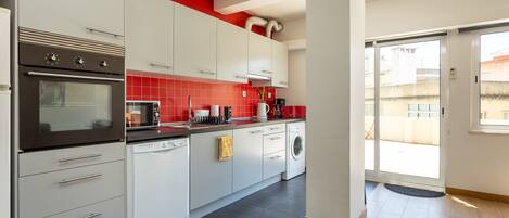 Fridge, microwave, oven, stovetop