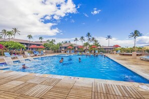 Outdoor pool, a heated pool