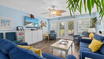 Televisie, een dvd-speler en een stereo