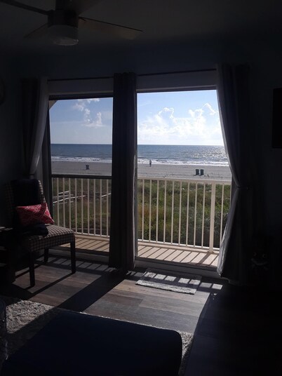 AMAZING OCEAN VIEW ! Watch Rocket Launches from the beach!