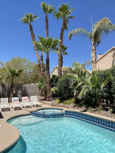 Families! Get-a ways! Private Home! - Pool! Billiard Table! Couples! Golfers!