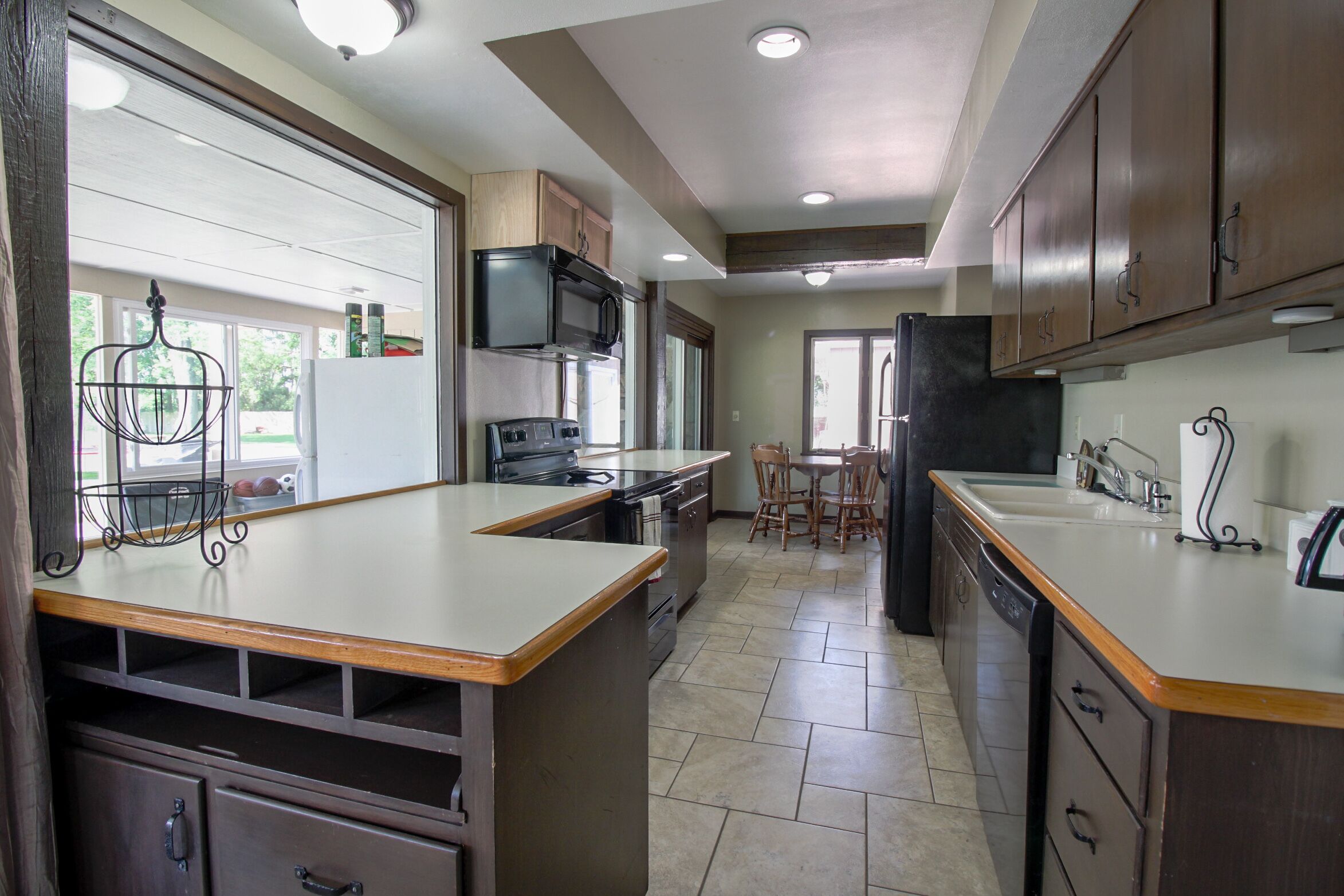 雪櫃、微波爐、焗爐、爐具