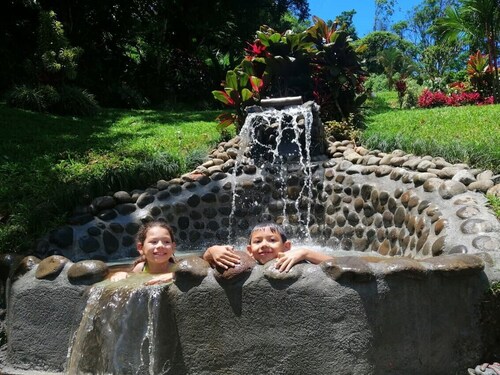 Private Villa is Paradise with Tropical Gardens & Rain Forest Trail by River